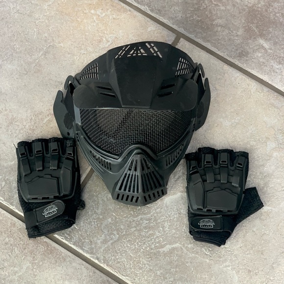 Tactical Gear (Mesh airsoft mask and gloves) - Picture 1 of 1